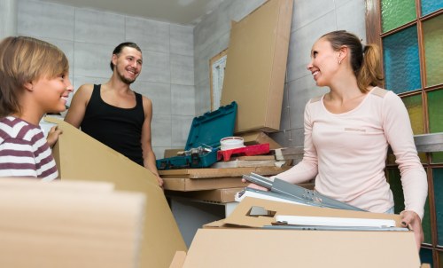 Removals van and moving boxes in Finsbury Park