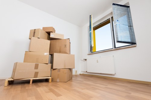 Practical moving service for homes and small businesses in Finsbury Park