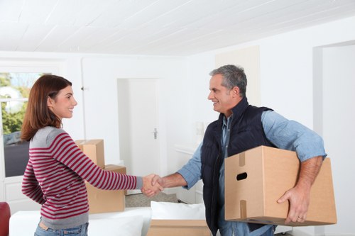 Residential and business moving support around Finsbury Park