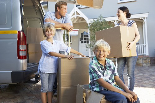 Careful house move support in a Finsbury Park flat with stair access
