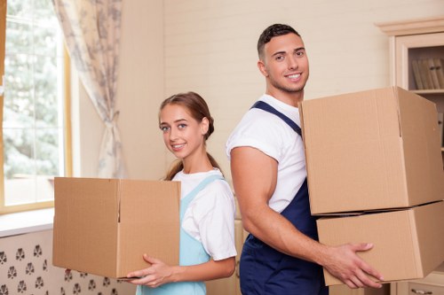 Finsbury Park moving vehicle suitable for flats and houses